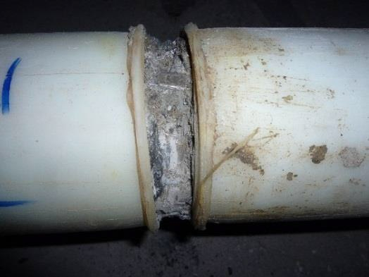Nứt dọc ống đo lực căng cáp